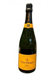 Veuve Clicquot gift box - Brut Champagne Yellow Label NV (750ml) (750ml)